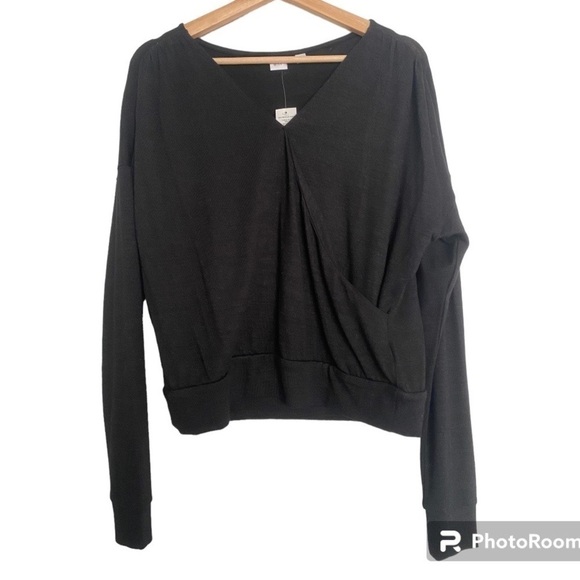 NWT GAP BLACK WRAP BLOUSE SIZE MEDIUM - Picture 1 of 4